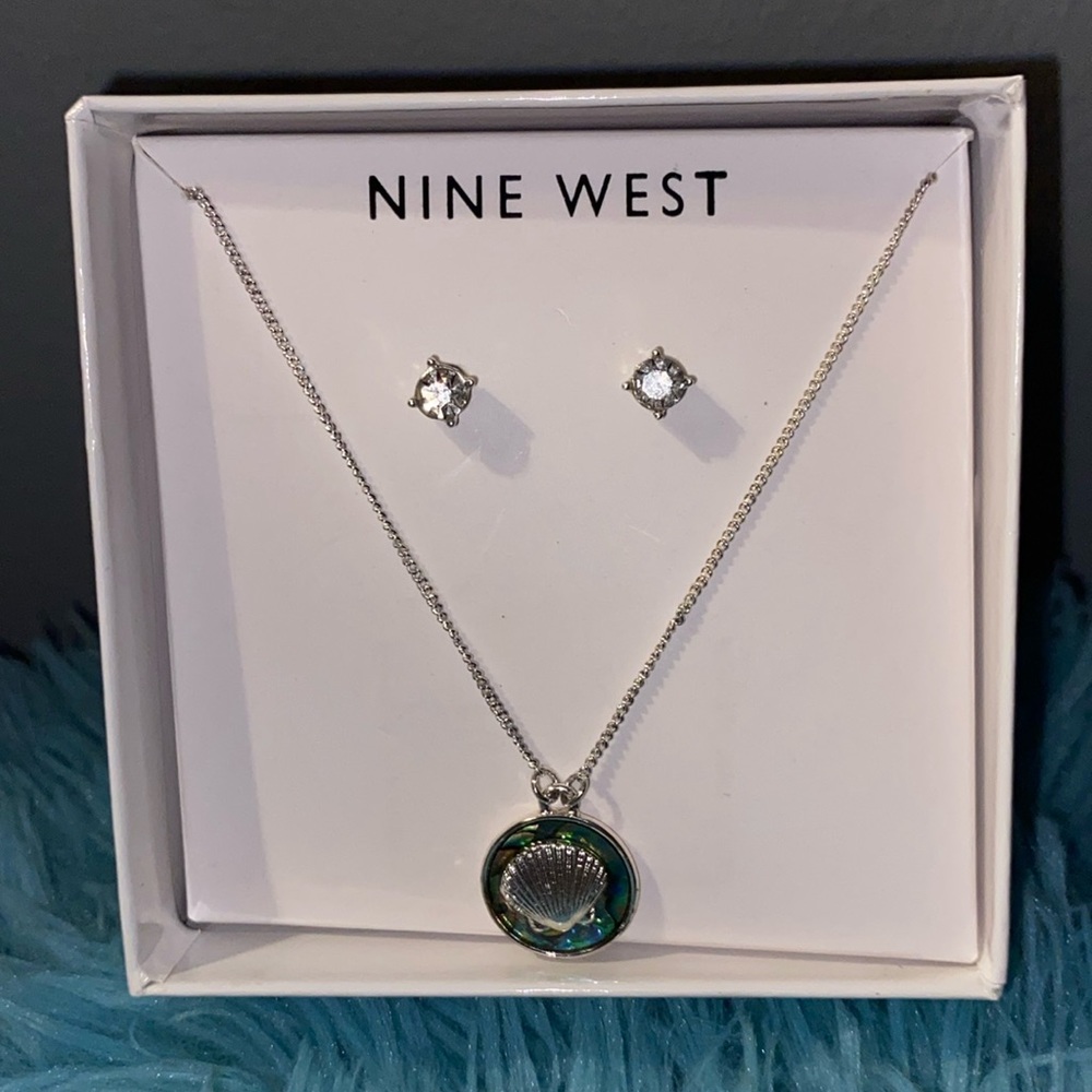 BRAND NEW NINE WEST EARRING & NECKLACE SET! NIB! SMOKE FREE HOME!